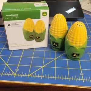 John Deere Corn Cob  Salt & Pepper Shaker Set 3" x 3.5 New Certified John Deere